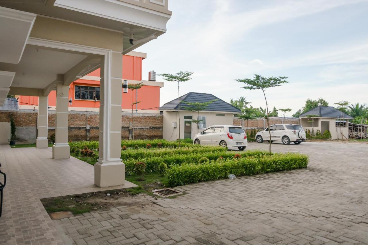Green Forest Hotel Tebing Tinggi Exterior photo